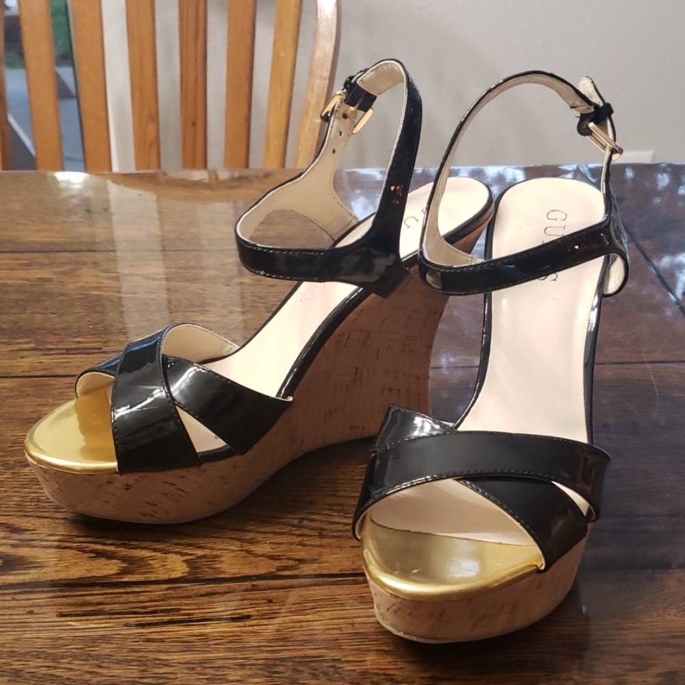 Guess wedge patent leather sandals